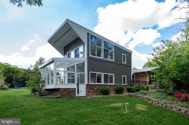 2103 MARTHAS RD, Alexandria, VA 22307