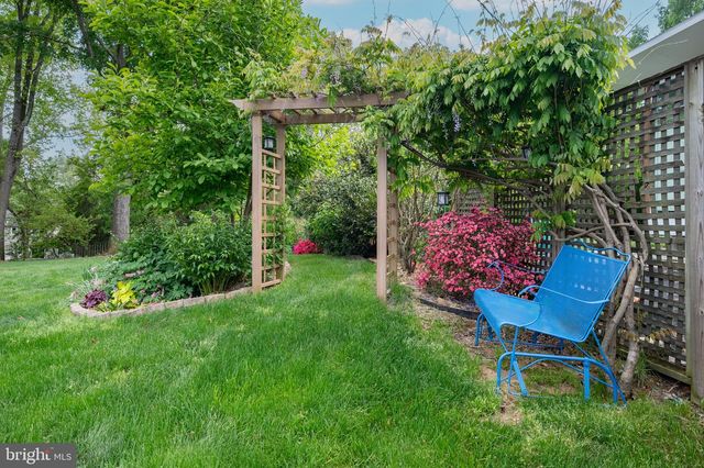 2103 MARTHAS RD, Alexandria, VA 22307