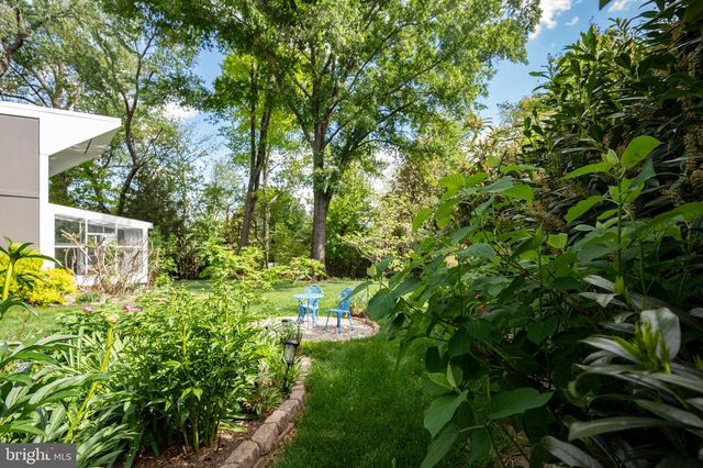2103 MARTHAS RD, Alexandria, VA 22307