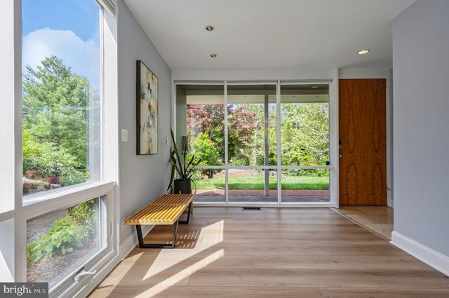 2103 MARTHAS RD, Alexandria, VA 22307
