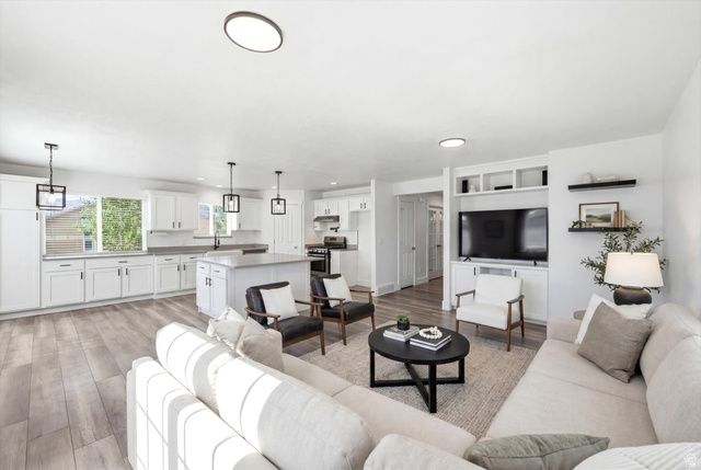 1128 N MUSTANG LN, Saratoga Springs, UT 84045