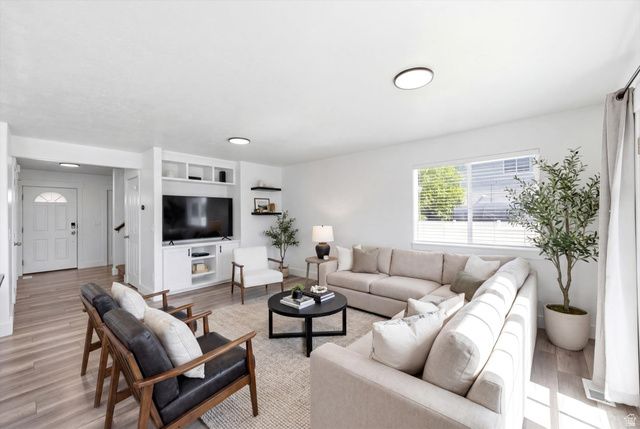 1128 N MUSTANG LN, Saratoga Springs, UT 84045