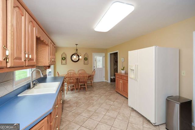 883 Tilley Road, Talking Rock, GA 30175