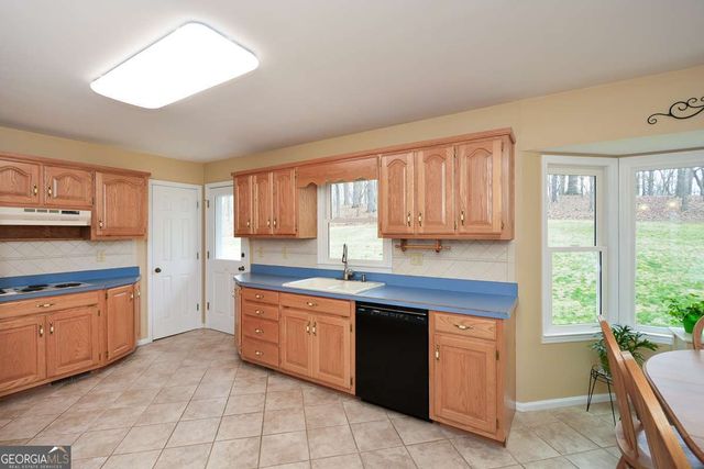 883 Tilley Road, Talking Rock, GA 30175