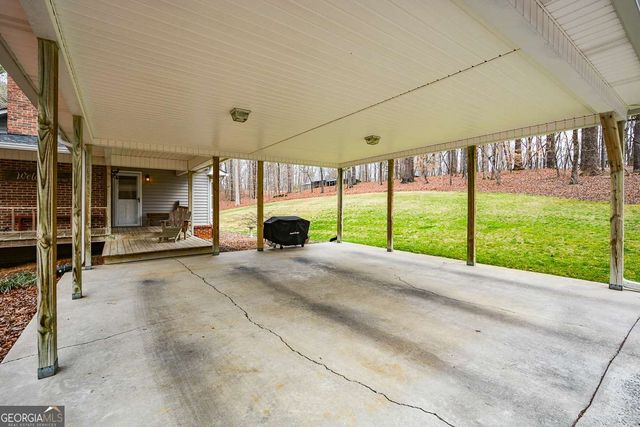 883 Tilley Road, Talking Rock, GA 30175
