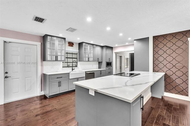 15120 Roberts Way, Loxahatchee, FL 33470