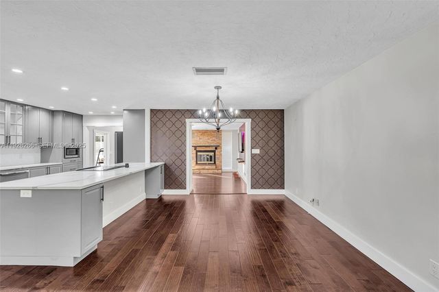 15120 Roberts Way, Loxahatchee, FL 33470