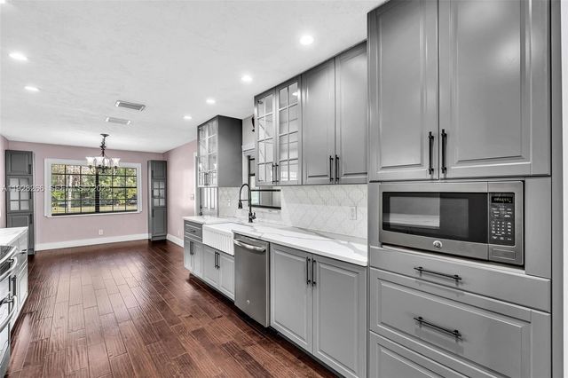 15120 Roberts Way, Loxahatchee, FL 33470