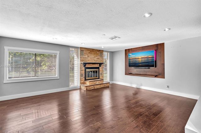 15120 Roberts Way, Loxahatchee, FL 33470