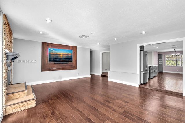 15120 Roberts Way, Loxahatchee, FL 33470