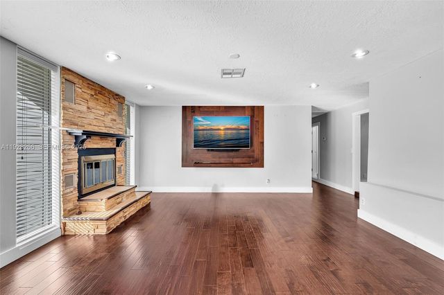 15120 Roberts Way, Loxahatchee, FL 33470