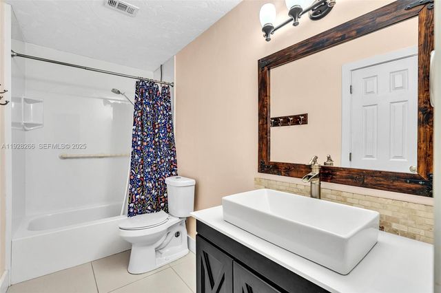 15120 Roberts Way, Loxahatchee, FL 33470