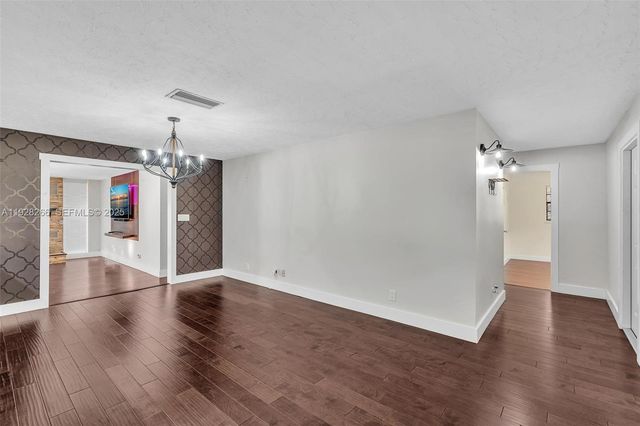 15120 Roberts Way, Loxahatchee, FL 33470