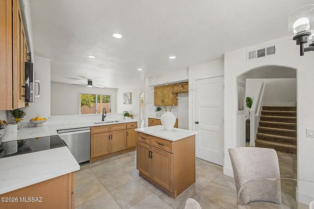 5364 N Entrada De Sabino, Tucson, AZ 85750