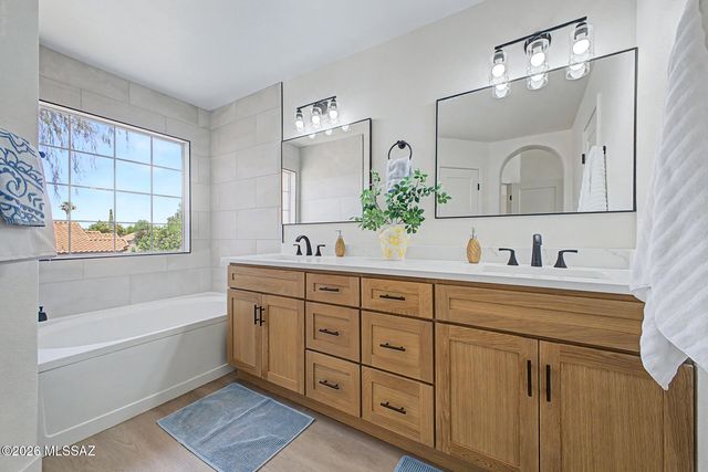5364 N Entrada De Sabino, Tucson, AZ 85750