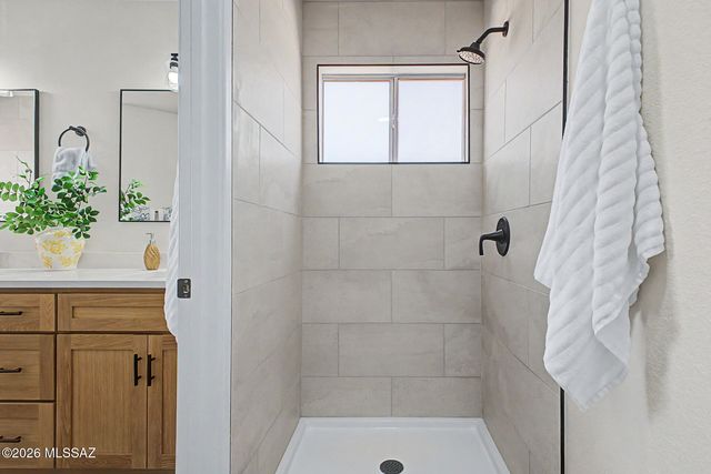 5364 N Entrada De Sabino, Tucson, AZ 85750