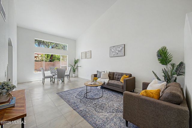 5364 N Entrada De Sabino, Tucson, AZ 85750
