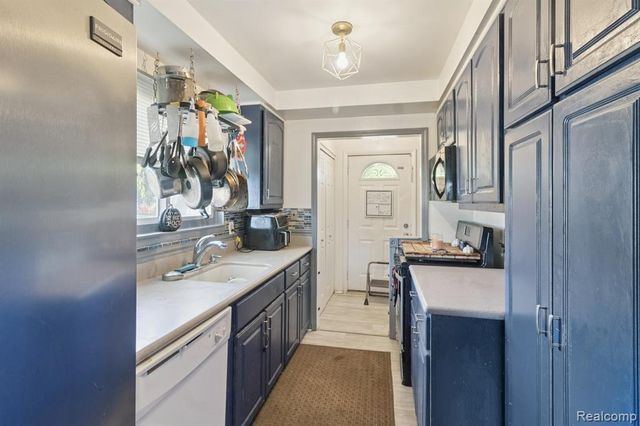 32155 Melton Street, Westland, MI 48186