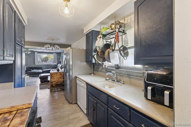 32155 Melton Street, Westland, MI 48186