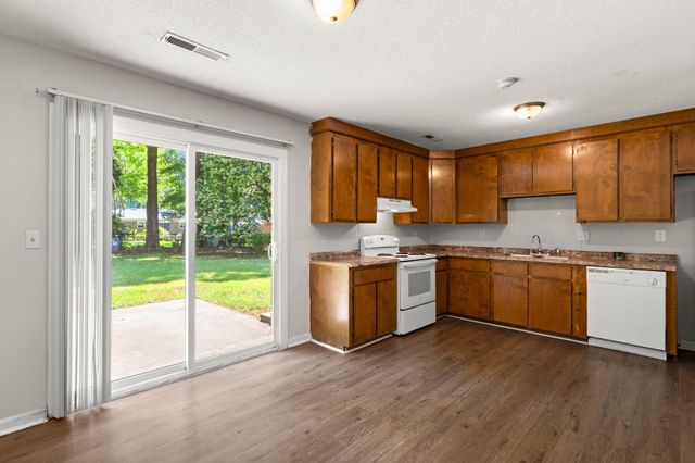 110 Bee Street, Summerville, SC 29483