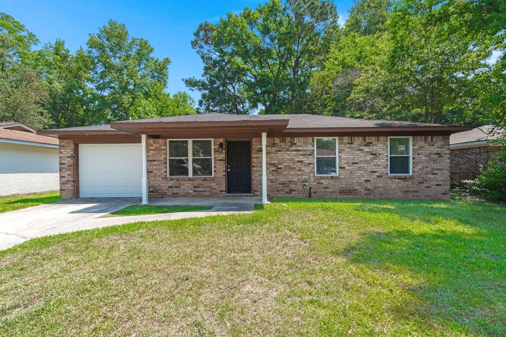 110 Bee Street, Summerville, SC 29483