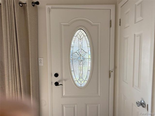 29855 Tamarack Court, Flat Rock, MI 48134