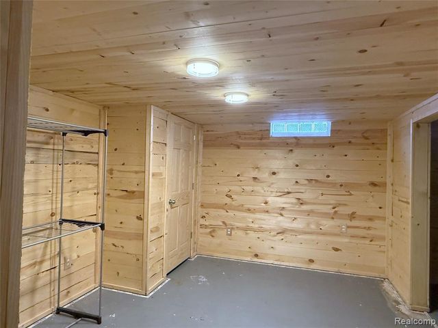 29855 Tamarack Court, Flat Rock, MI 48134