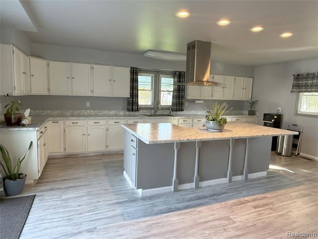 29855 Tamarack Court, Flat Rock, MI 48134