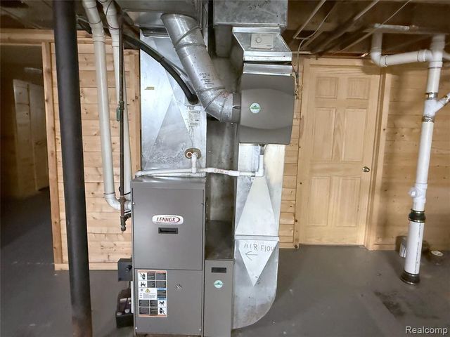 29855 Tamarack Court, Flat Rock, MI 48134