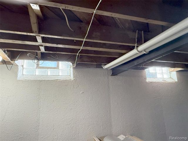 29855 Tamarack Court, Flat Rock, MI 48134