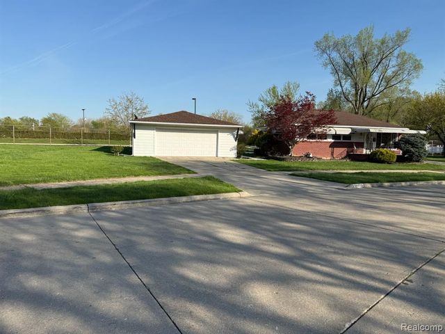 29855 Tamarack Court, Flat Rock, MI 48134