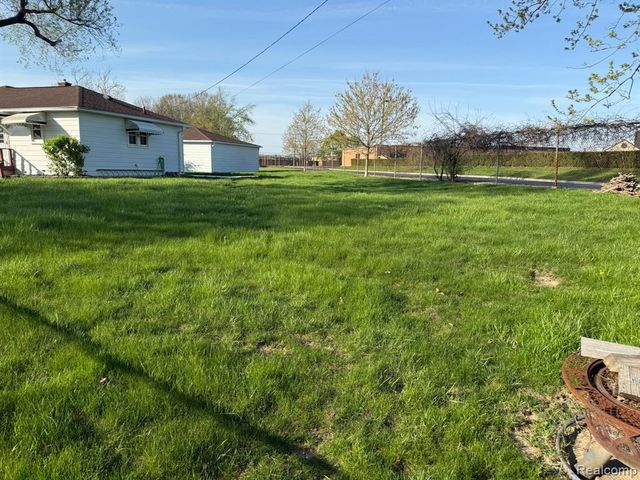 29855 Tamarack Court, Flat Rock, MI 48134