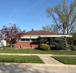 29855 Tamarack Court, Flat Rock, MI 48134