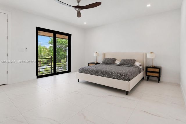 1054 N Victoria Park Rd, Fort Lauderdale, FL 33304