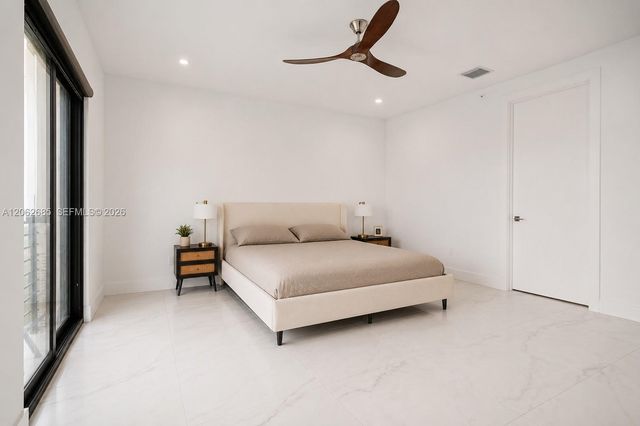 1054 N Victoria Park Rd, Fort Lauderdale, FL 33304