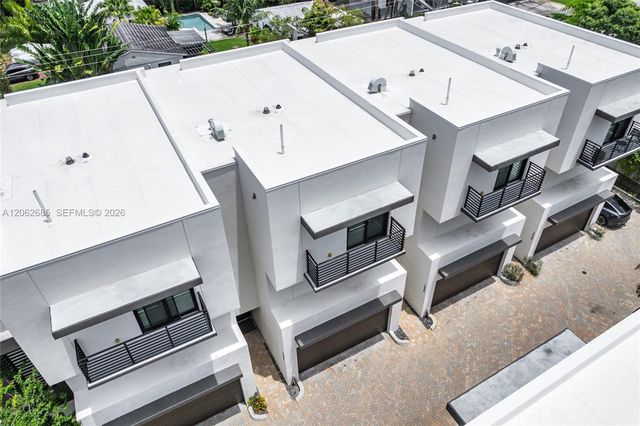1054 N Victoria Park Rd, Fort Lauderdale, FL 33304