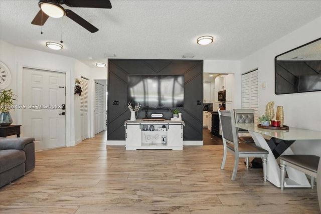 5874 SW 97th Ter, Cooper City, FL 33328