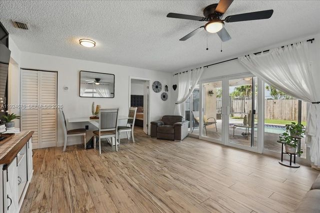 5874 SW 97th Ter, Cooper City, FL 33328