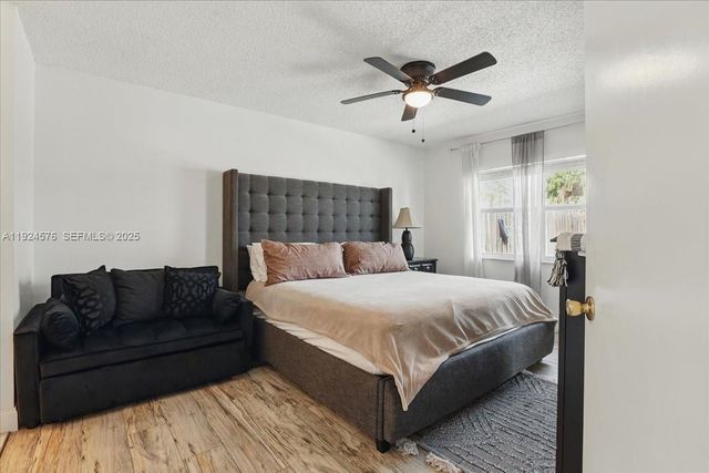 5874 SW 97th Ter, Cooper City, FL 33328