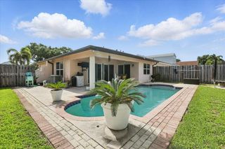 5874 SW 97th Ter, Cooper City, FL 33328