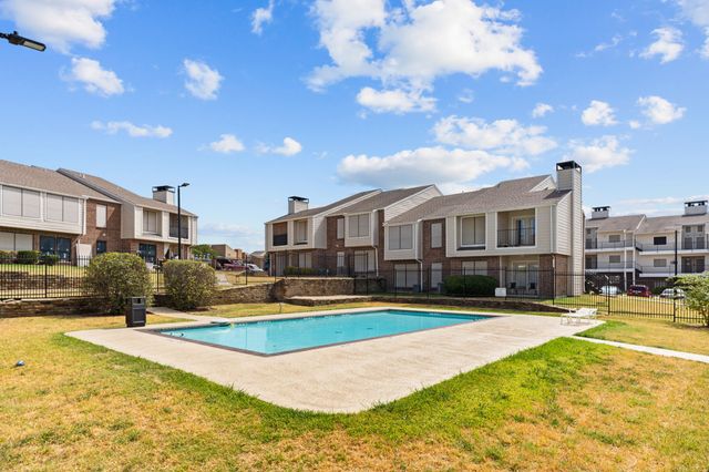 5726 Marvin Loving Drive 224, Garland, TX 75043
