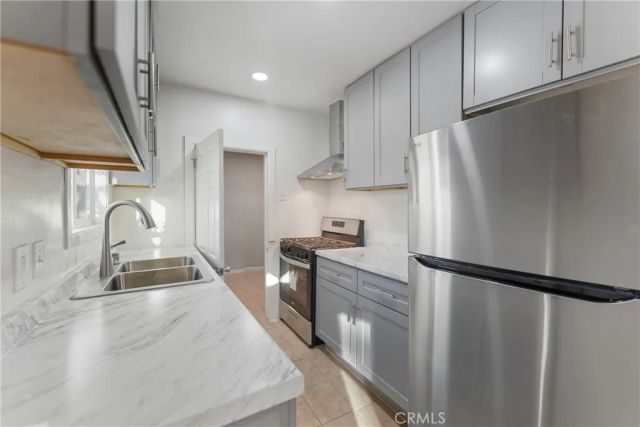 833 N Humphreys, Los Angeles, CA 90022