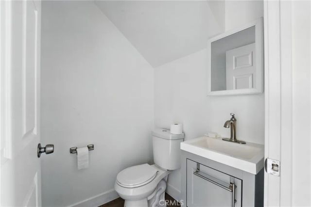 833 N Humphreys, Los Angeles, CA 90022