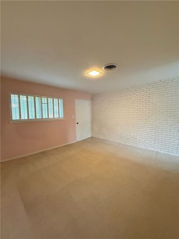 1118 Lincoln, Alice, TX 78332