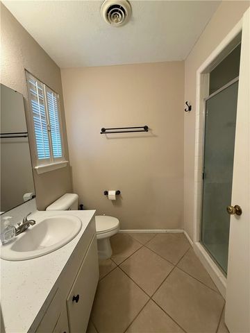 1118 Lincoln, Alice, TX 78332