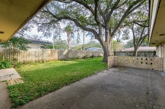 1118 Lincoln, Alice, TX 78332