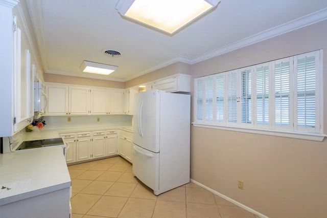 1118 Lincoln, Alice, TX 78332