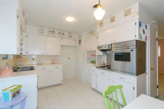 1118 Lincoln, Alice, TX 78332