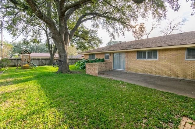 1118 Lincoln, Alice, TX 78332