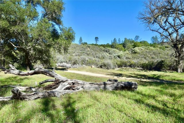 76450 Deer Pass Road, Bradley, CA 93426